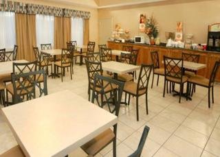 Hotel Sleep Inn & Suites