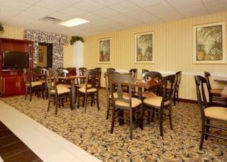 Hotel Sleep Inn & Suites