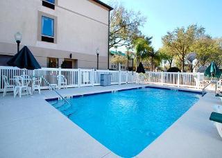 Hotel Sleep Inn & Suites
