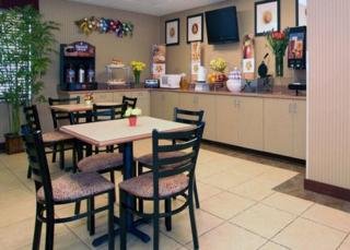 Hotel Sleep Inn & Suites