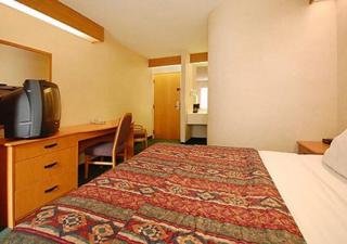 Hotel Sleep Inn & Suites Airport