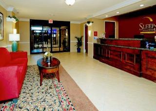Hotel Sleep Inn & Suites East Chase
