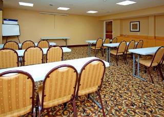 Hotel Sleep Inn & Suites East Chase