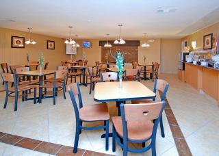 Hotel Sleep Inn & Suites East Chase