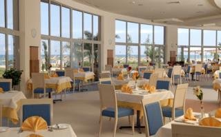 Hotel Sol Luna Bay Resort