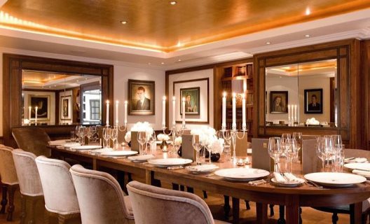 Hotel St James & Club
