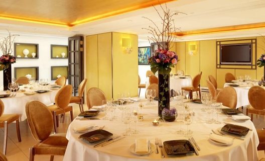 Hotel St James & Club