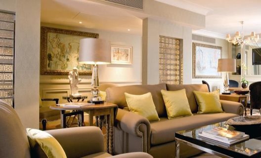 Hotel St James & Club