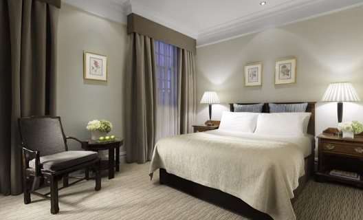 Hotel St. James Court London
