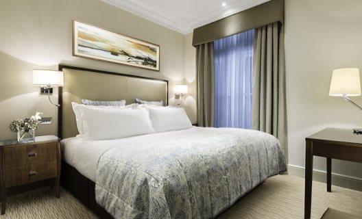 Hotel St. James Court London