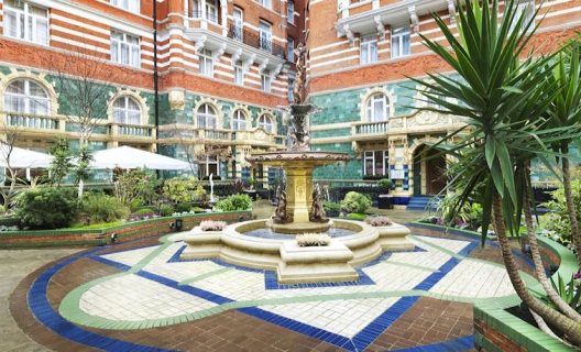 Hotel St. James Court London