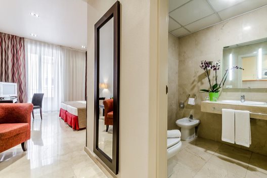Hotel Suites 33