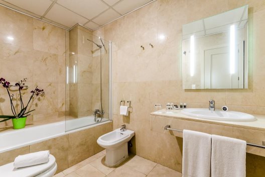 Hotel Suites 33