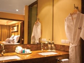 Hotel Sunset Plaza Beach Resort & Spa