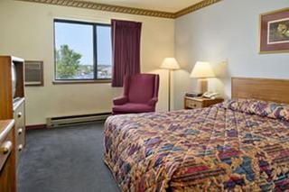 Hotel Super 8 Milwaukee Airport