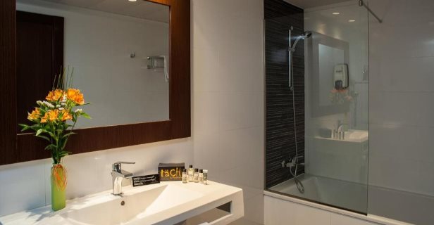 Hotel Tach Madrid Airport
