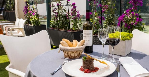 Hotel Tach Madrid Airport
