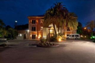 Hotel Tahitian Inn & Spa