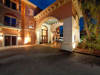 Hotel Tahitian Inn & Spa