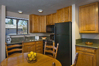 Hotel Tahoe Lakeshore Lodge & Spa