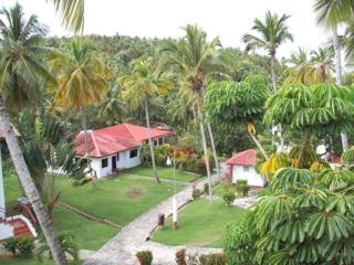 Hotel Tambora Beach Suites