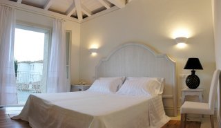 Hotel Tarthesh
