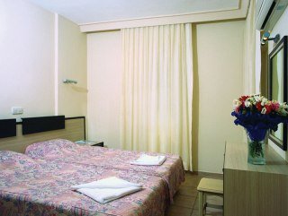 Hotel Thalia Beach Resort