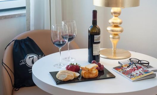 Hotel The 7