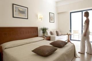 Hotel The Ixian Grand