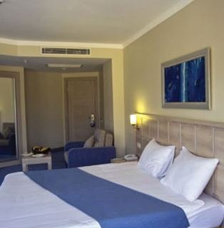 Hotel The Maxim Resort