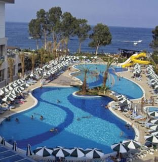 Hotel The Maxim Resort