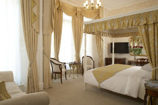 Hotel The Park International Suites