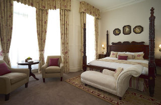 Hotel The Park International Suites
