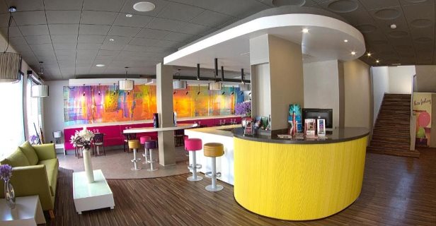 Hotel The Purple