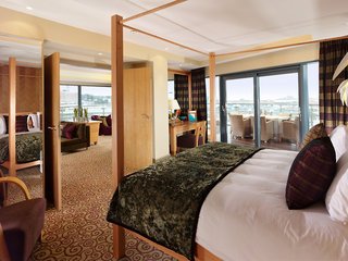 Hotel The Royal Yacht