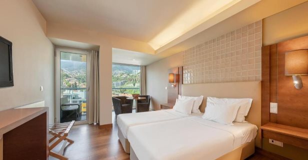 Hotel The Views Baia
