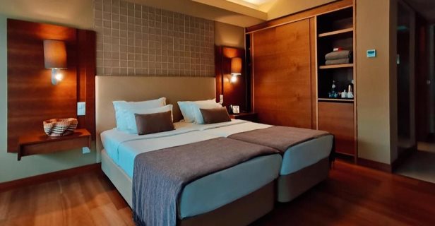 Hotel The Views Baia