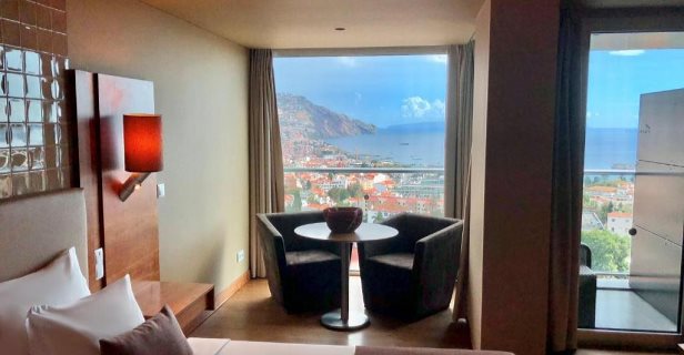 Hotel The Views Baia