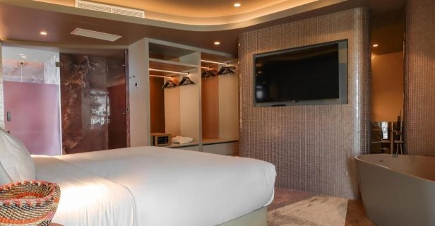 Hotel The Views Baia