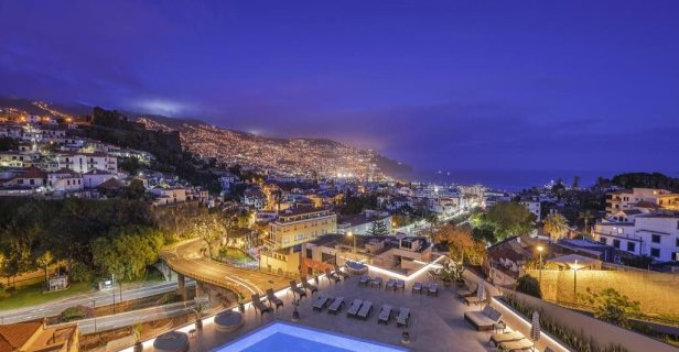 Hotel The Views Baia