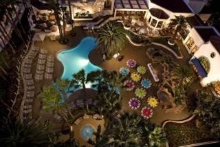 Hotel The Waterfront Beach Resort, A Hilton
