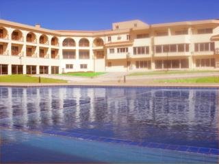 Hotel The West Queen Resort