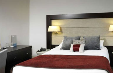 Hotel Thistle The Rougemont