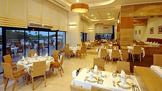 Hotel Titanic Beach & Resort De Luxe