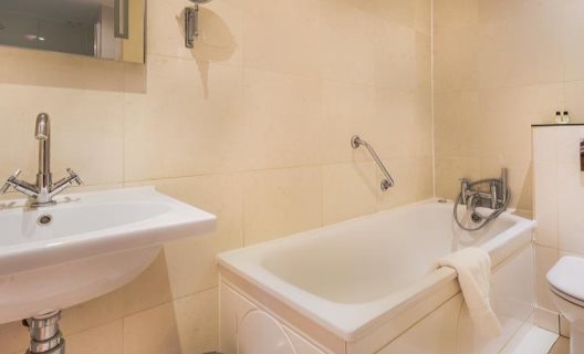 Hotel Tophams