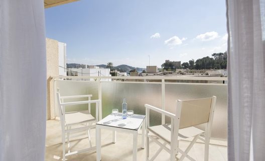 Hotel Tora