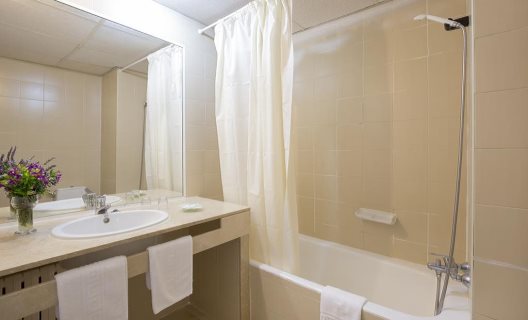 Hotel Tora