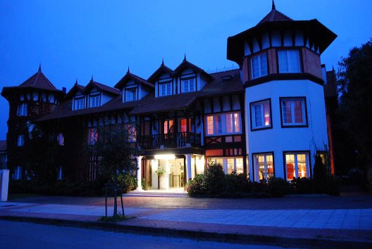 Hotel Torres De Somo