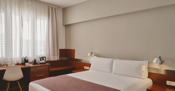 Hotel Tres Torres Atiram