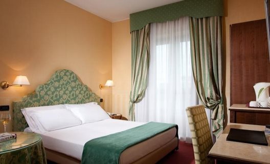 Hotel Tritone